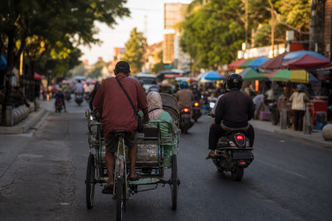 A street scene in Yogyakarta, the departure city for Borobudur tours