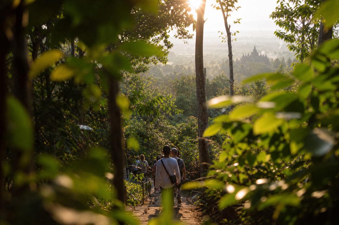 Walking down from Punthuk Setumbu after the Borobudur sunrise